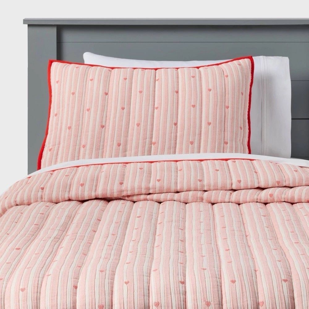 Pillowfort Twin Patisserie Heart Striped Kids Quilt Set Pink Multicolor